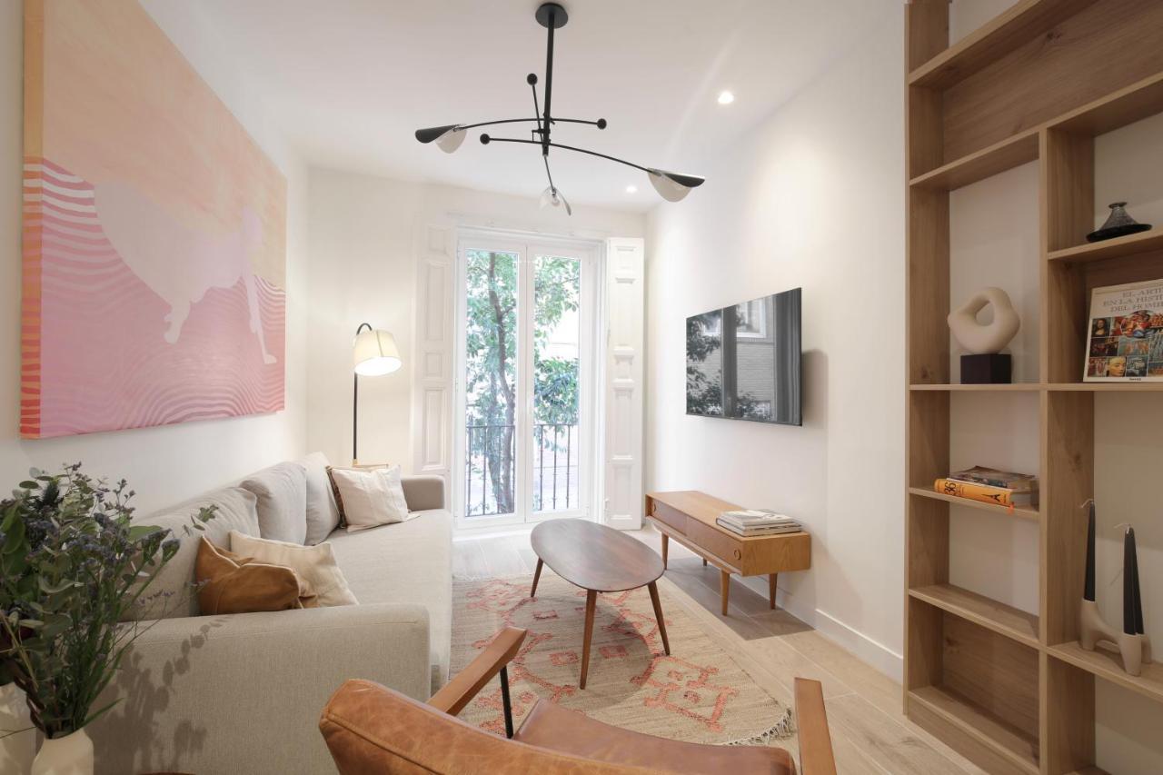 Apartamento Luxury Flat Next To Gran Via Madrid Exterior foto
