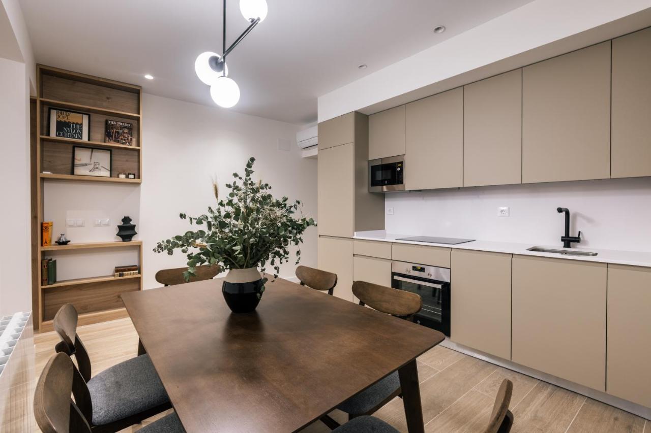 Apartamento Luxury Flat Next To Gran Via Madrid Exterior foto